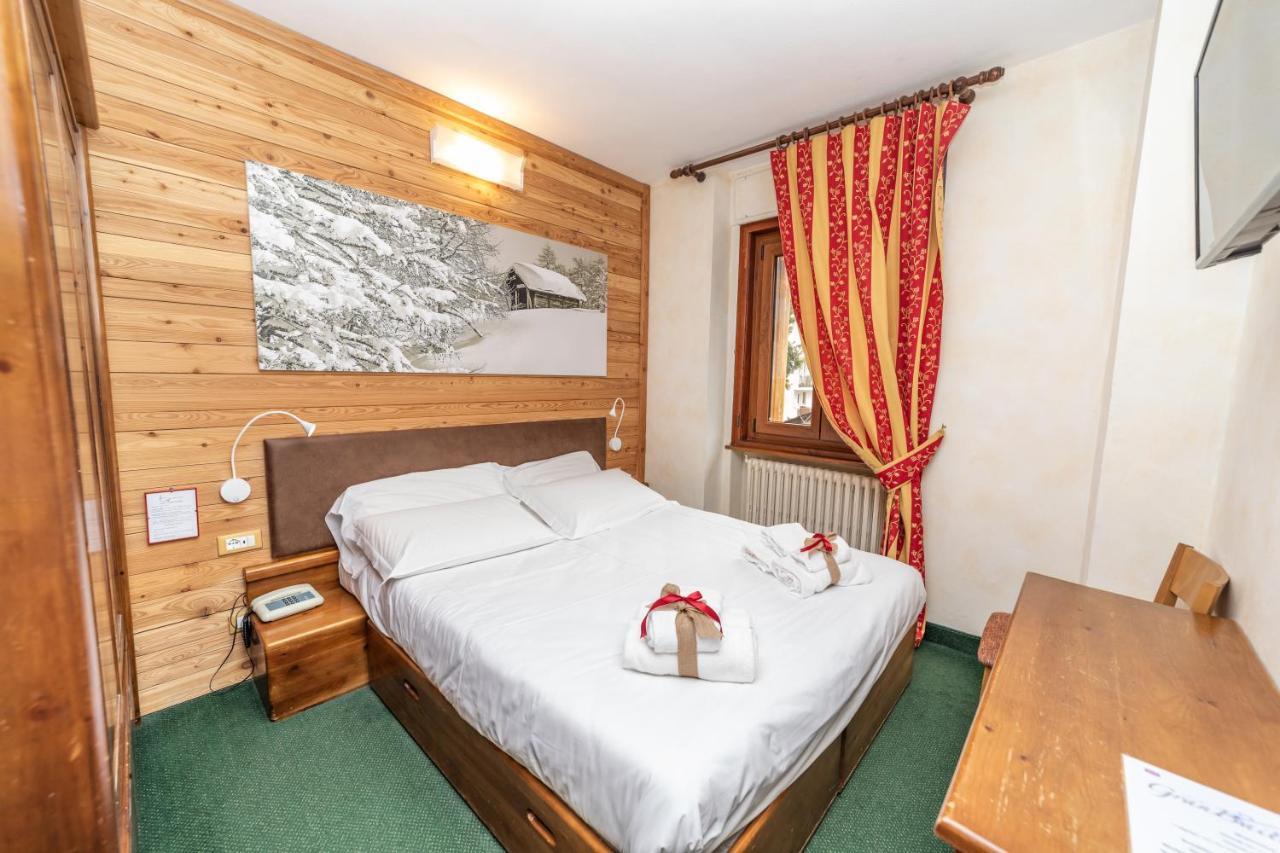 Hotel Gran Baita Oulx Eksteriør bilde